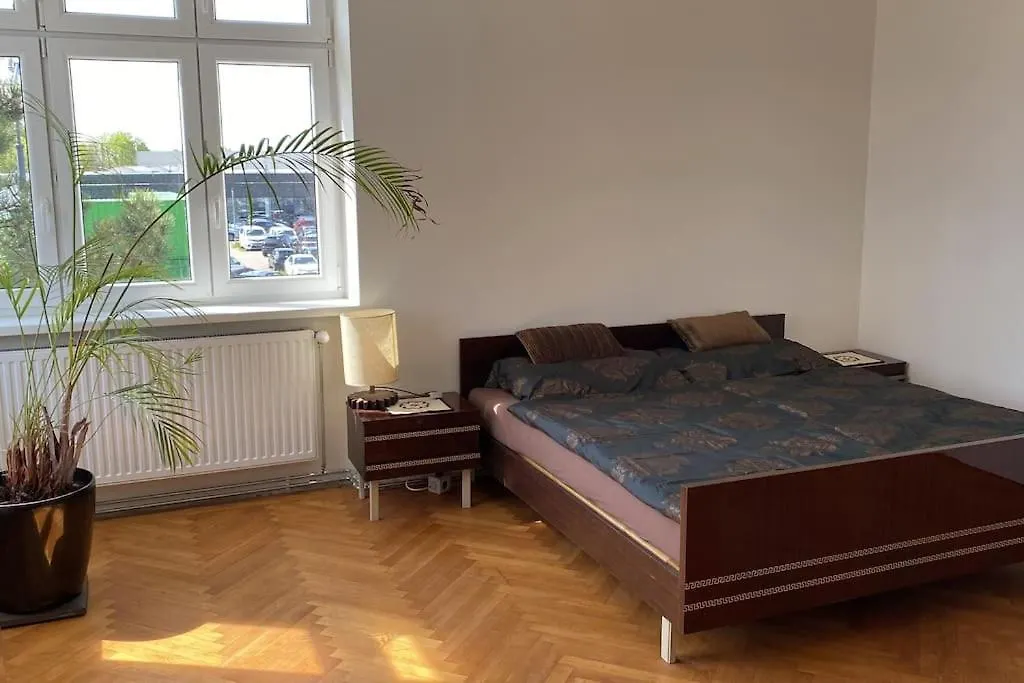 Apartment Herrenhaus Hoeniger Flughafen 11Min/Wienmitte 12Min