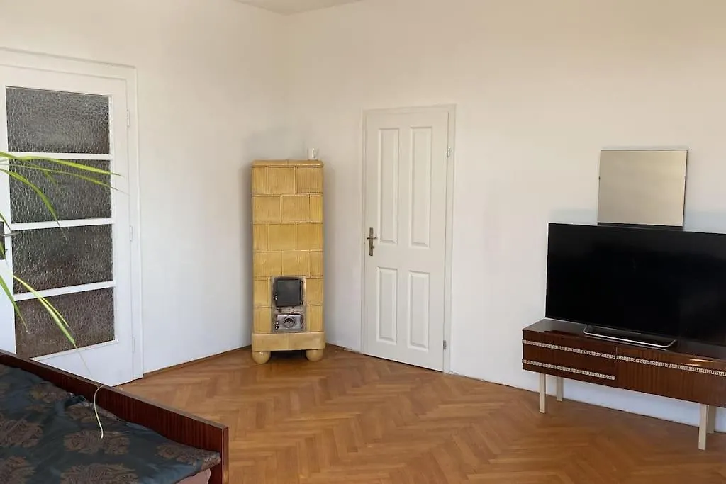 Apartment Herrenhaus Hoeniger Flughafen 11Min/Wienmitte 12Min