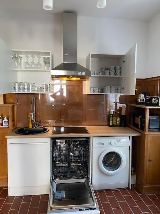 Apartment Herrenhaus Hoeniger Flughafen 11Min/Wienmitte 12Min