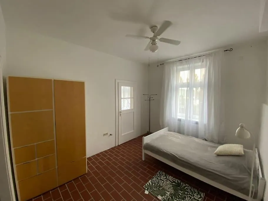 Apartment Herrenhaus Hoeniger Flughafen 11Min/Wienmitte 12Min